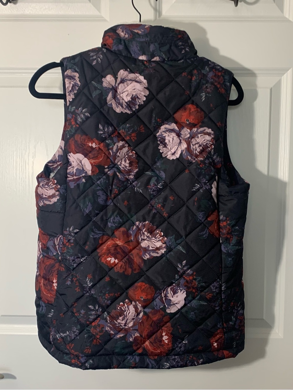 Maurices Women’s Black Floral Sherpa Lined Puffer Vest w/ Pockets Sz M Medium - Picture 4 of 7